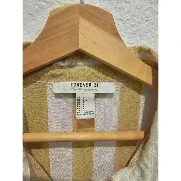 FOREVER 21 Women Beige & Off-White Striped Twisted Shirt Style Top SZ Small - Picture 2 of 3